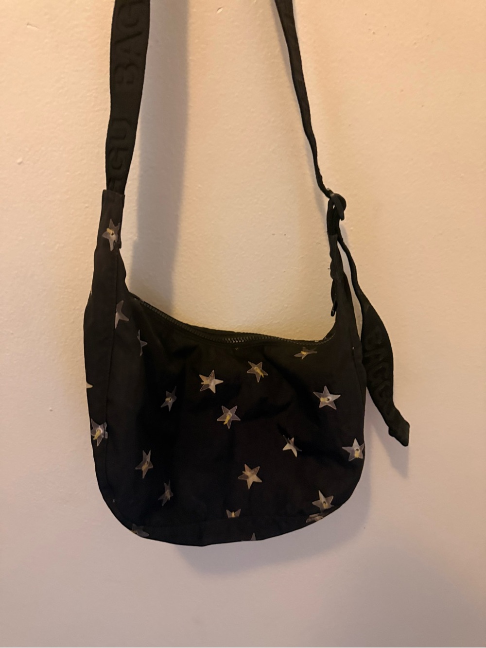 Baggu Medium Nylon Crescent Bag - Black with stars - Picture 4 of 5